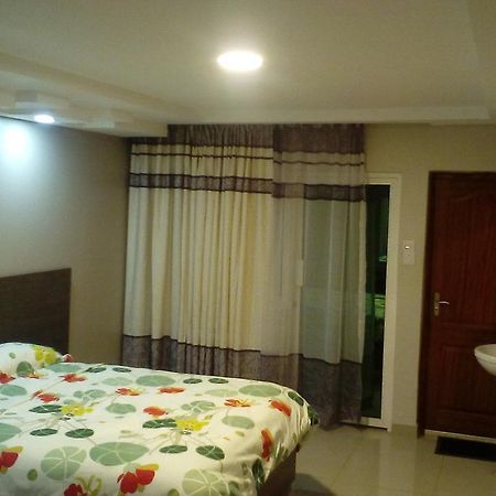 Adala Motel Meru Luaran gambar