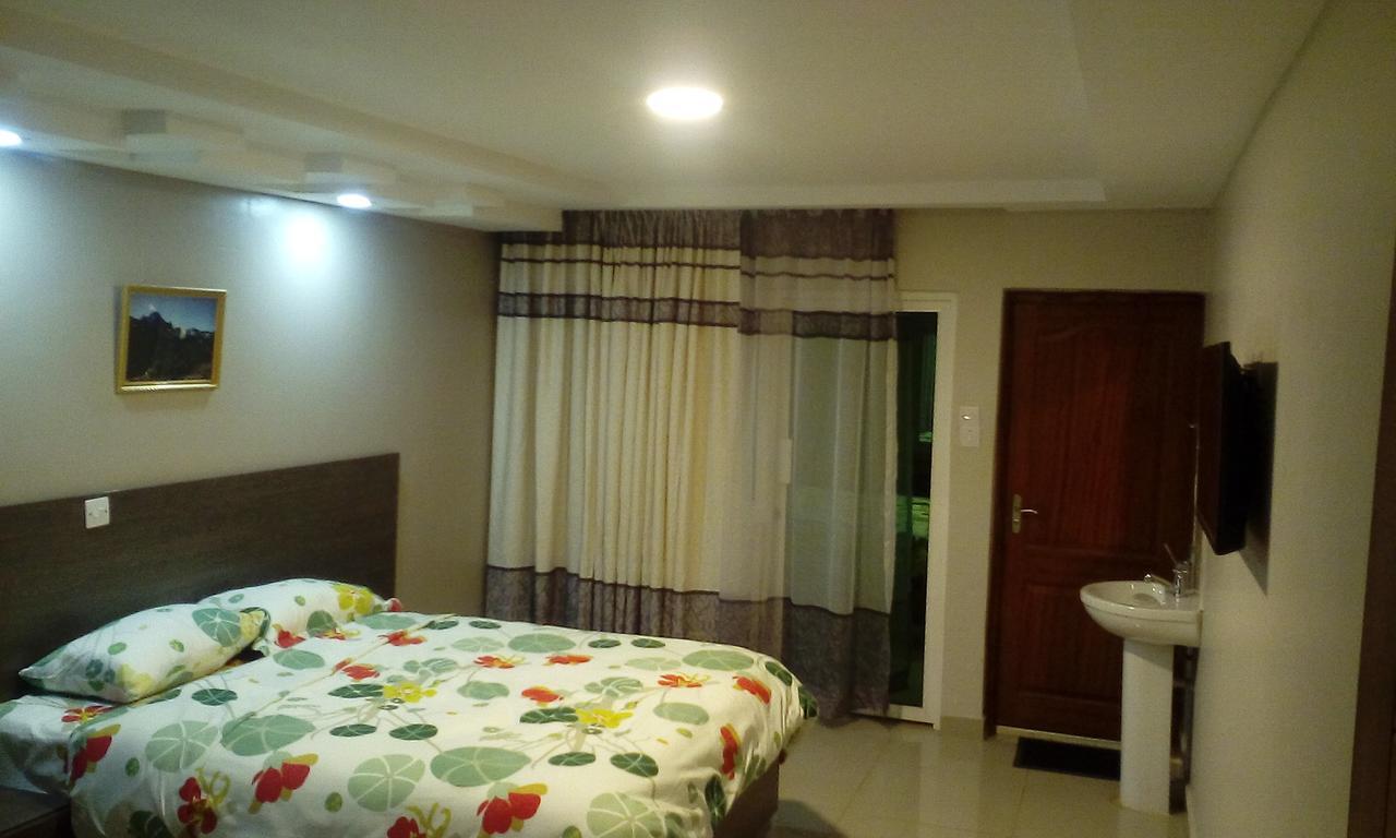 Adala Motel Meru Luaran gambar