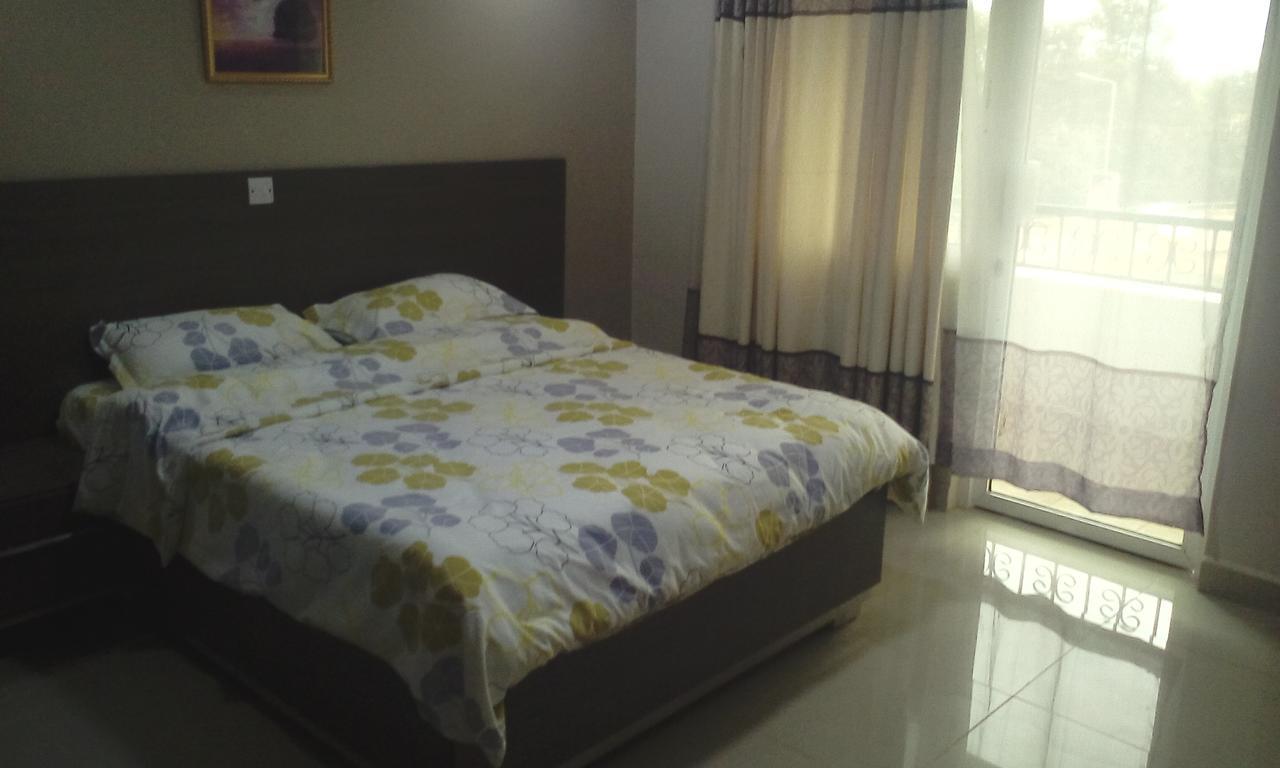Adala Motel Meru Luaran gambar