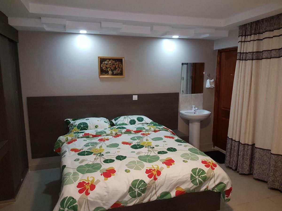 Adala Motel Meru Luaran gambar